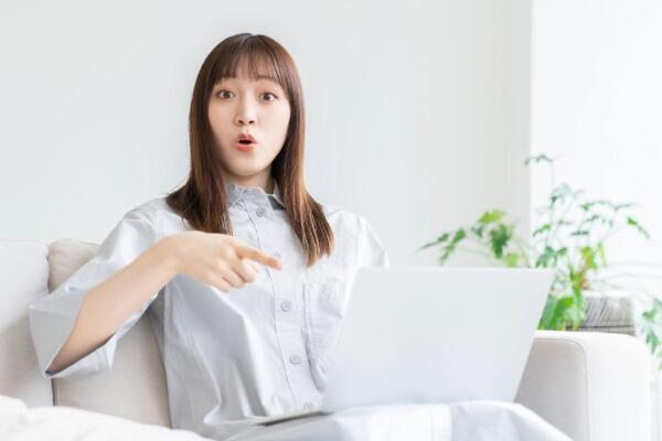 「あなたのコンピューターはしまい込まれました」と音声が流れたら?突然の警告音の正体と対処法